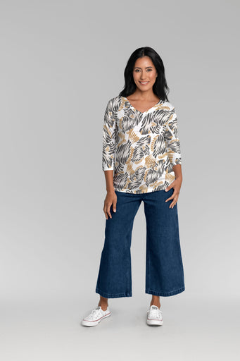 Zebra Fish (26007) ~ Signature 3/4 Sleeve V-Neck Top