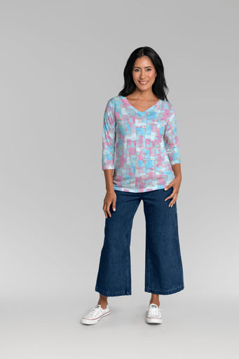 College Cutout (26008) ~ Signature 3/4 Sleeve V-Neck Top